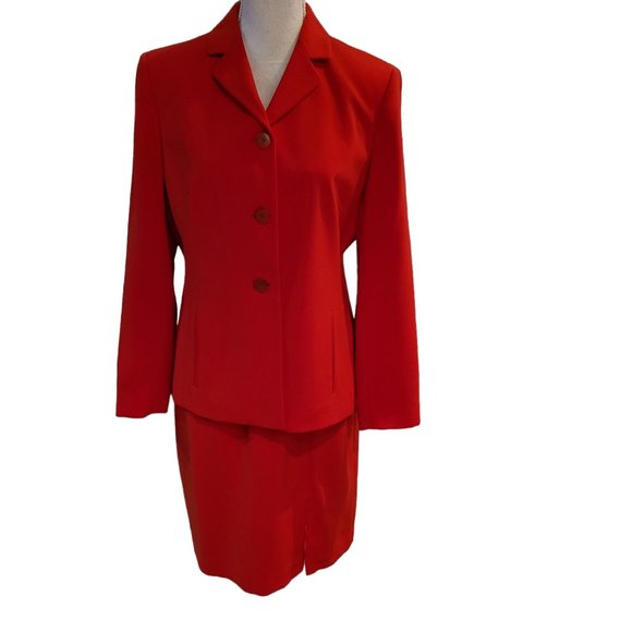 Jones New York Jackets & Blazers - Jones New York Skirt Suit 8 Red Blazer Excellent Condition Size 8